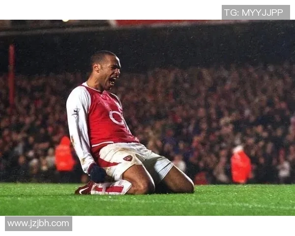 足球球星精彩瞬间集锦 打破纪录与经典进球再现辉煌时刻